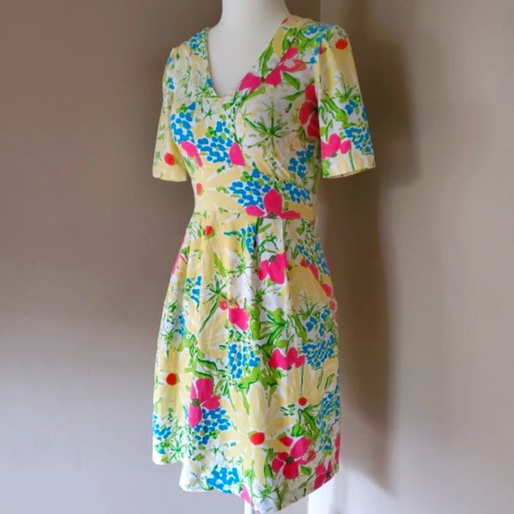 Lilly Pulitzer Dress in Blue Eyed Girl Print Size XS - Picture 2 of 16